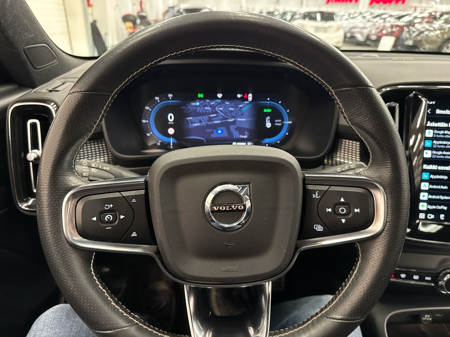 VOLVO XC40 2021