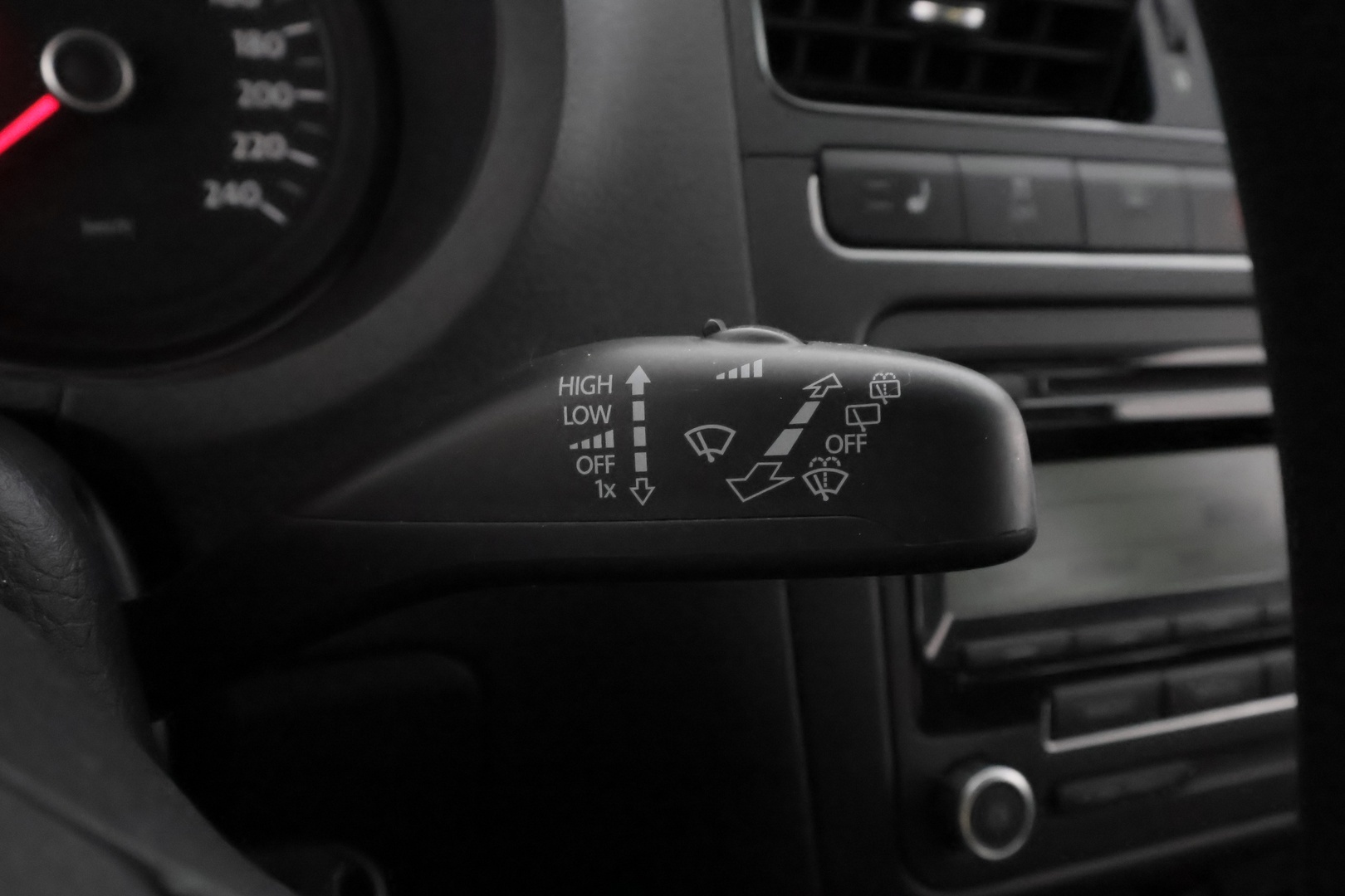 VOLKSWAGEN Polo 2011