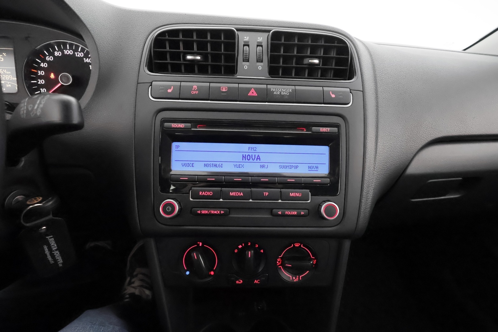 VOLKSWAGEN Polo 2011