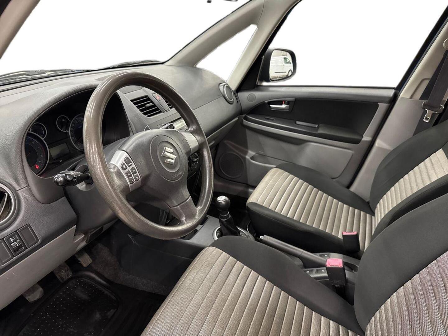 SUZUKI SX4 2011