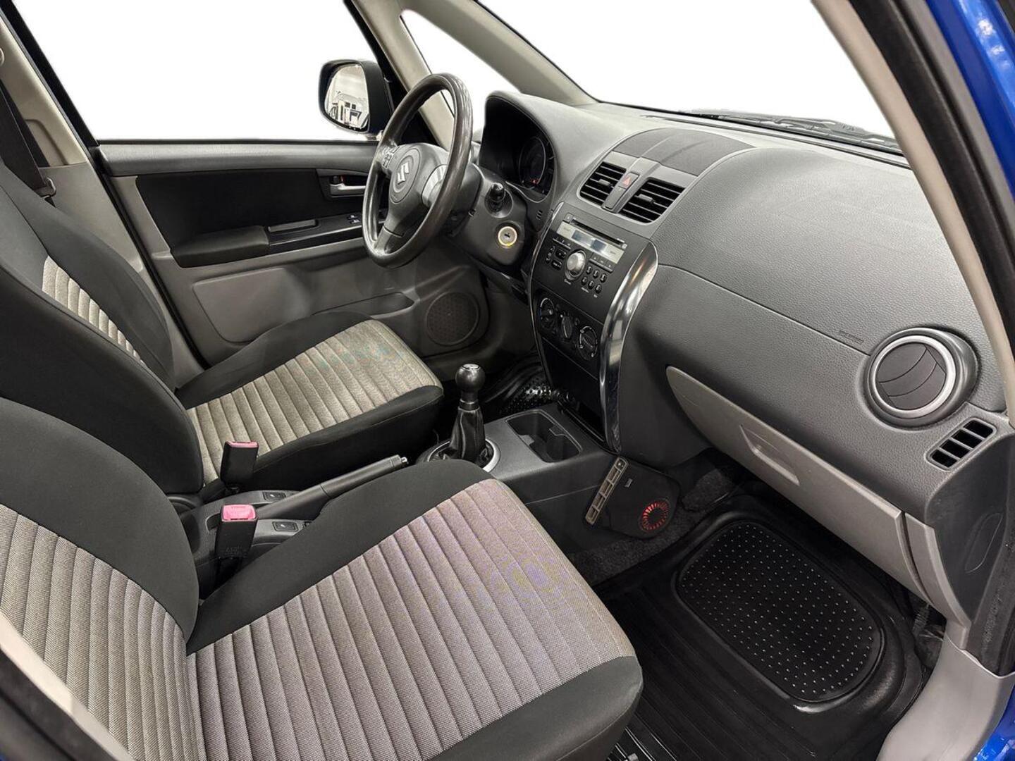 SUZUKI SX4 2011