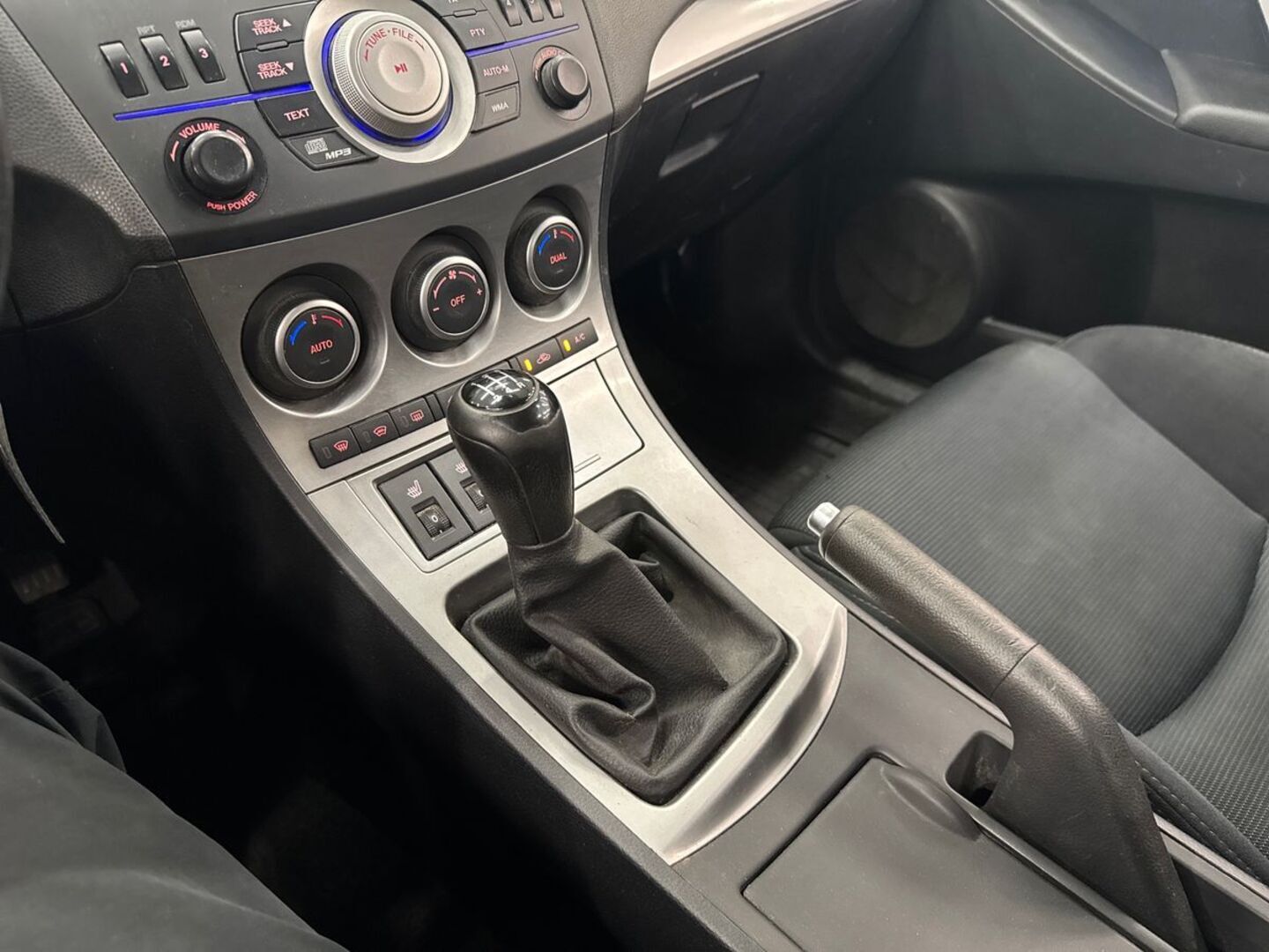 MAZDA Mazda3 2011