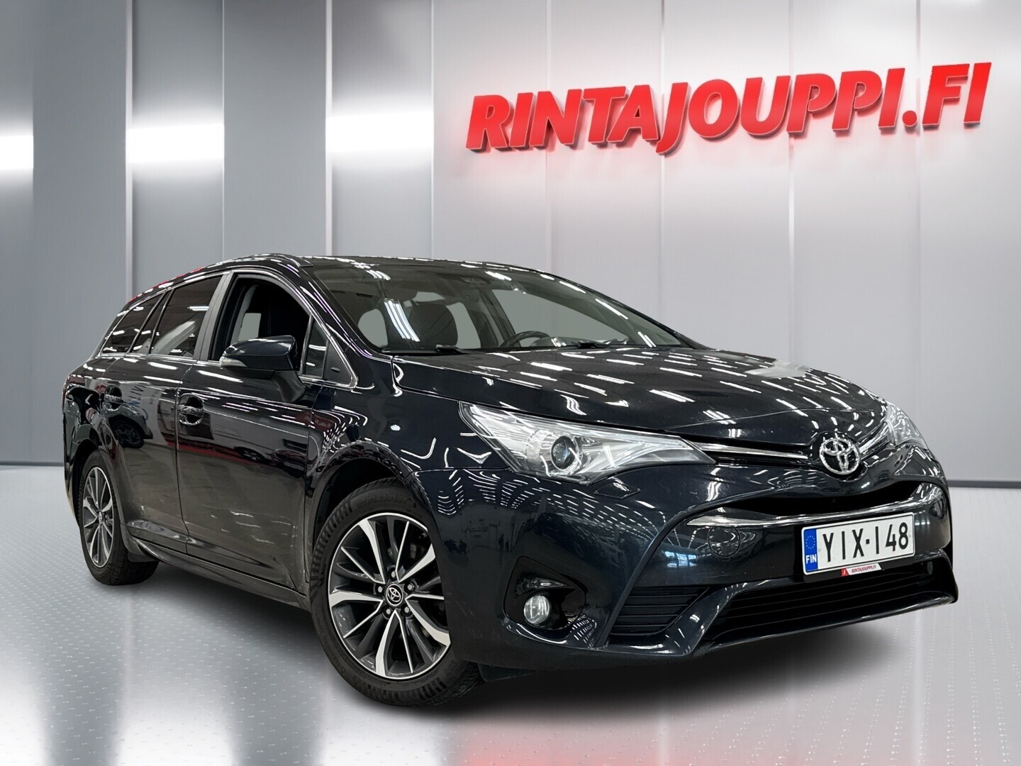 TOYOTA Avensis 2015