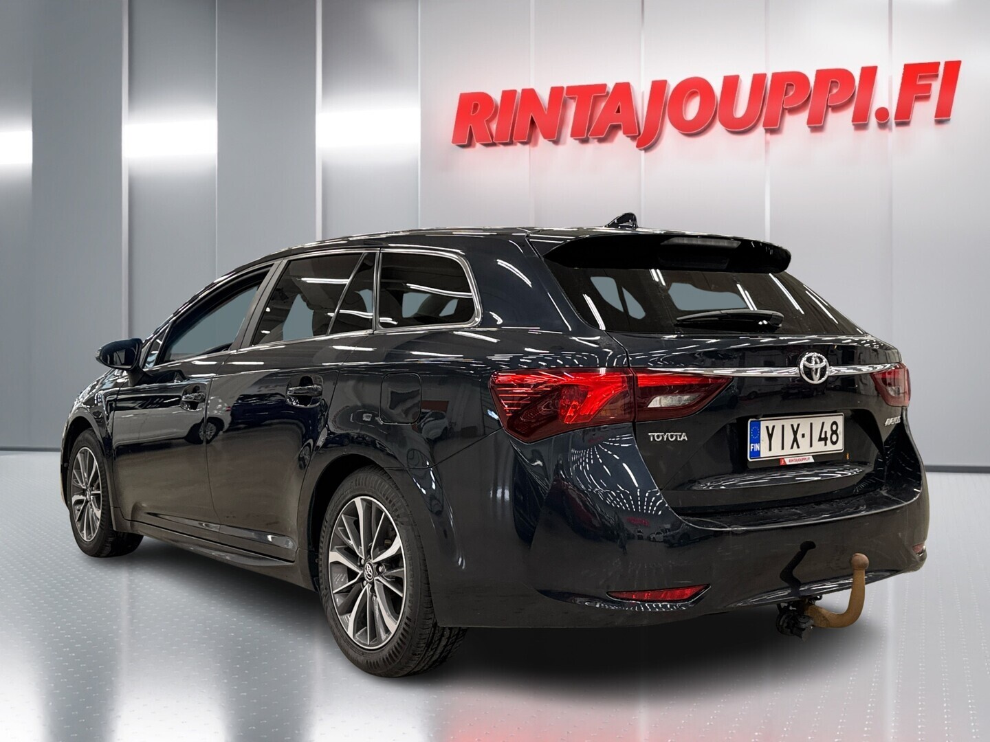 TOYOTA Avensis 2015