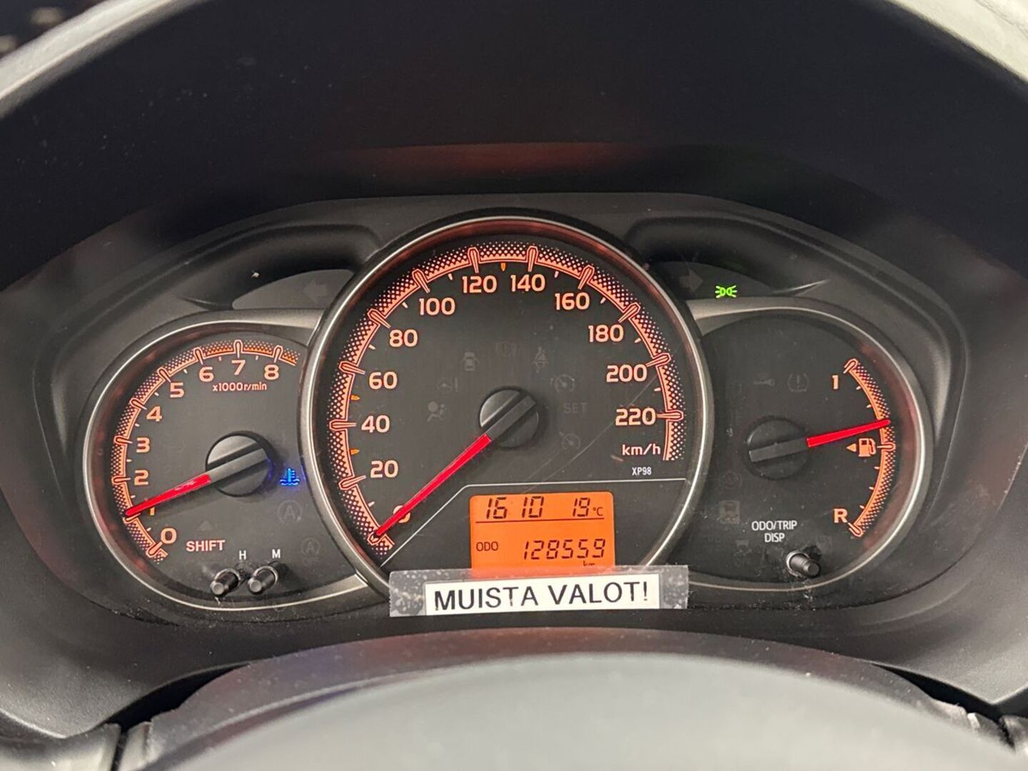 TOYOTA Yaris 2015