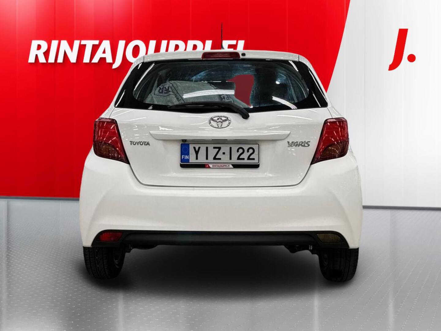 TOYOTA Yaris 2015