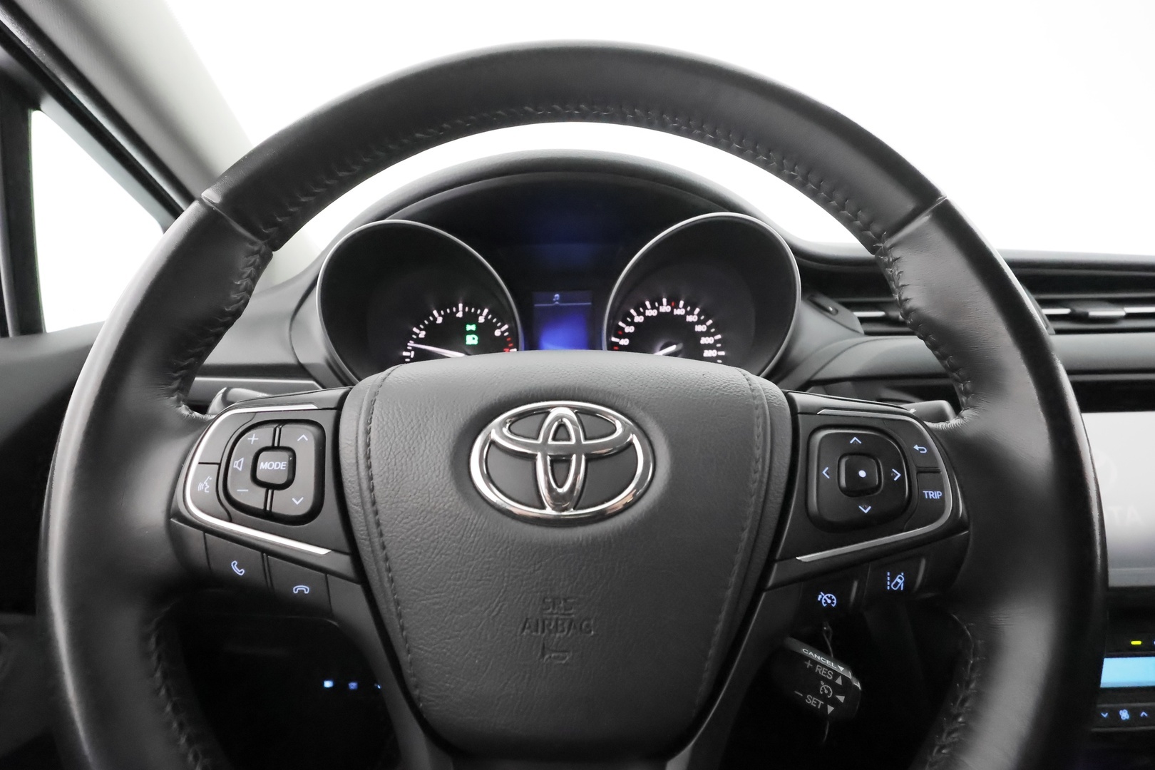 TOYOTA Avensis 2016