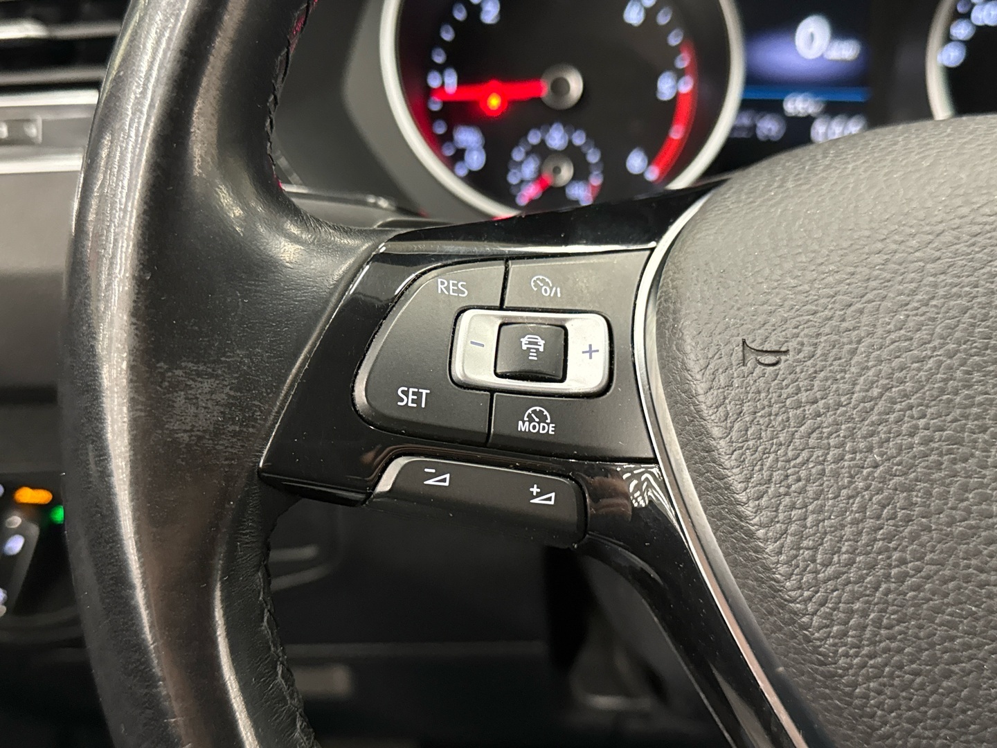 VOLKSWAGEN Tiguan 2017