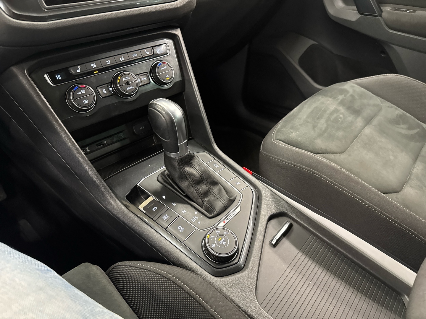 VOLKSWAGEN Tiguan 2017