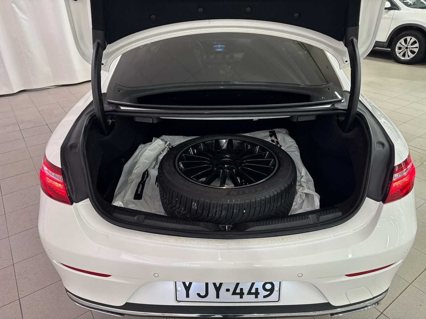 MERCEDES-BENZ E 2018