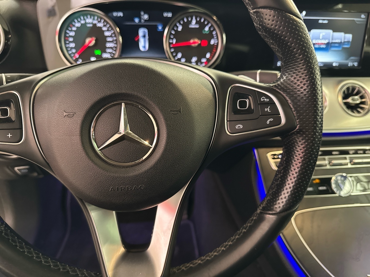 MERCEDES-BENZ E 2018