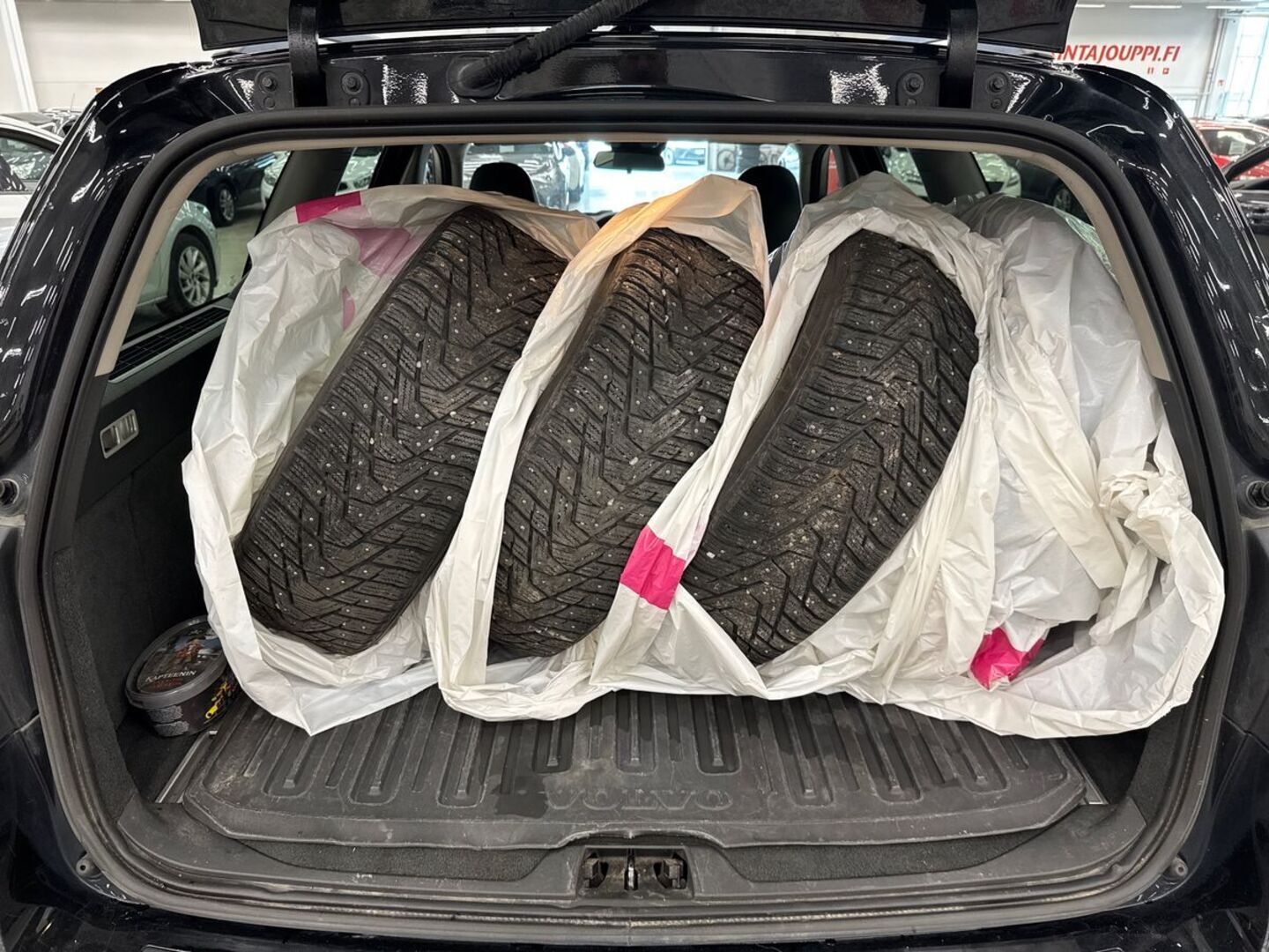 VOLVO V70 2011