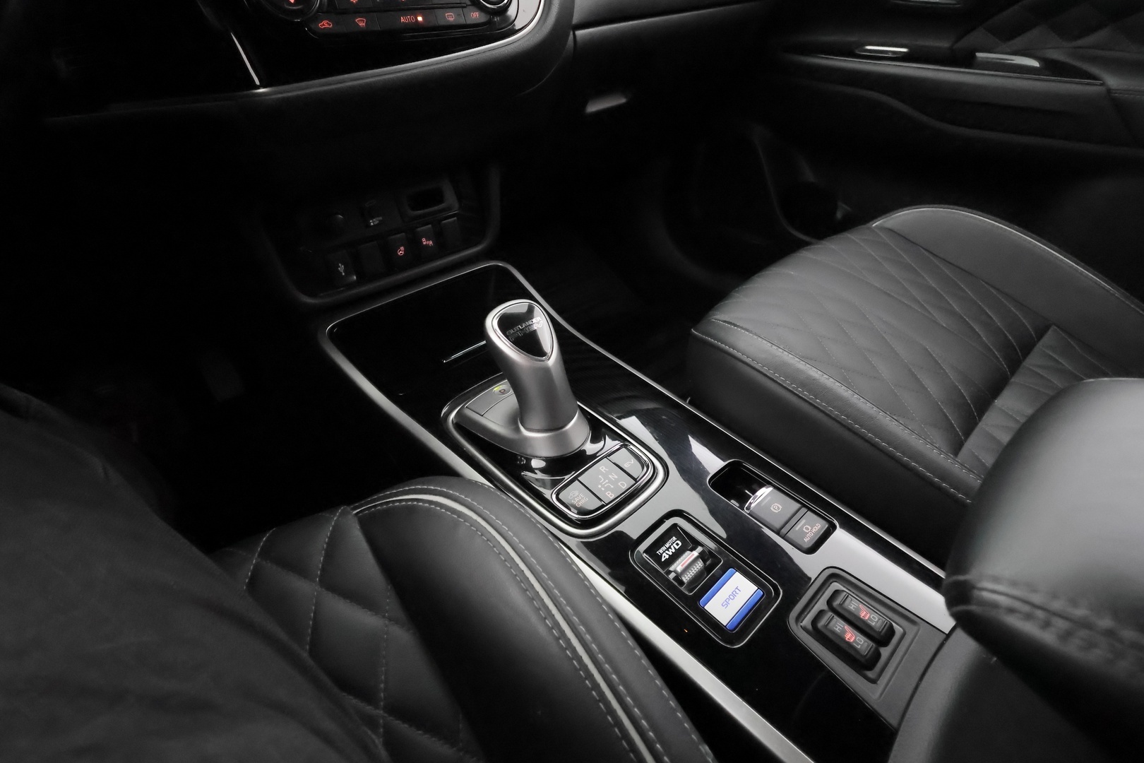 MITSUBISHI Outlander PHEV 2019