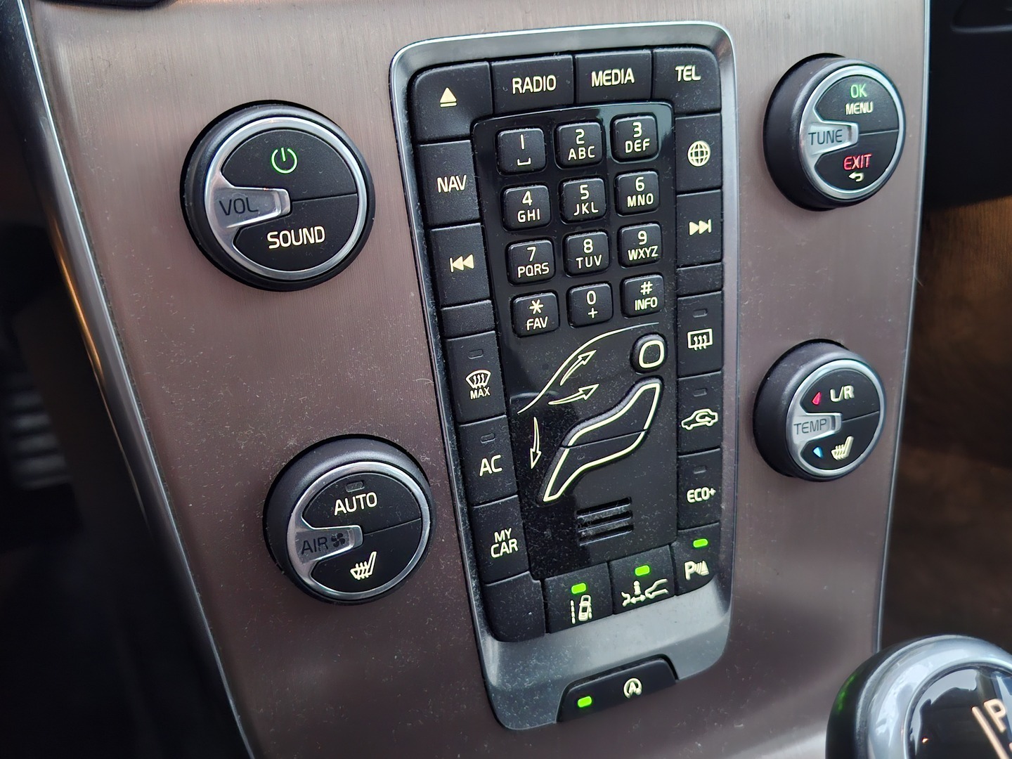 VOLVO V40 Cross Country 2017