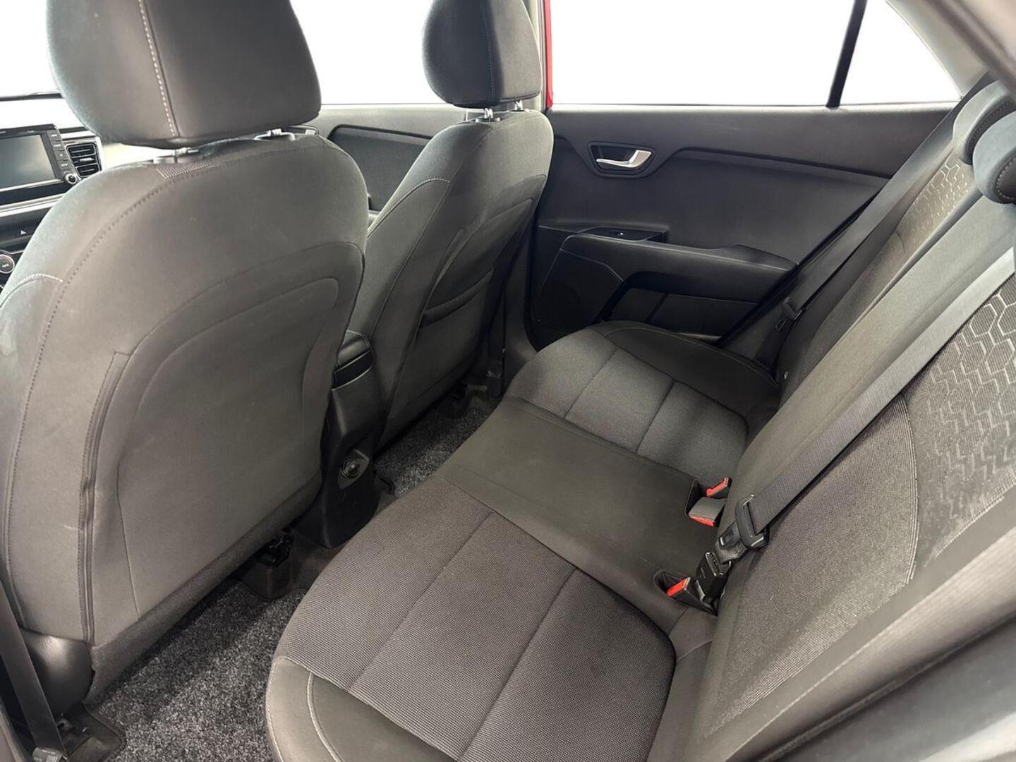 KIA Rio 10