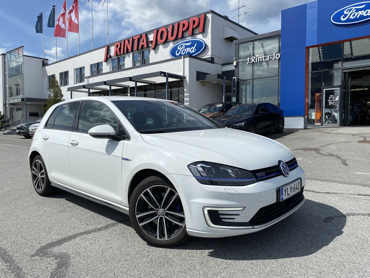 VOLKSWAGEN Golf 2016