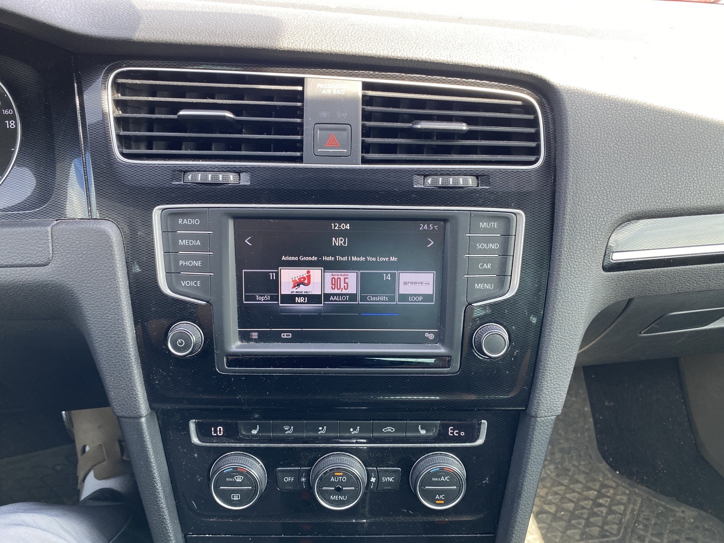 VOLKSWAGEN Golf 2016