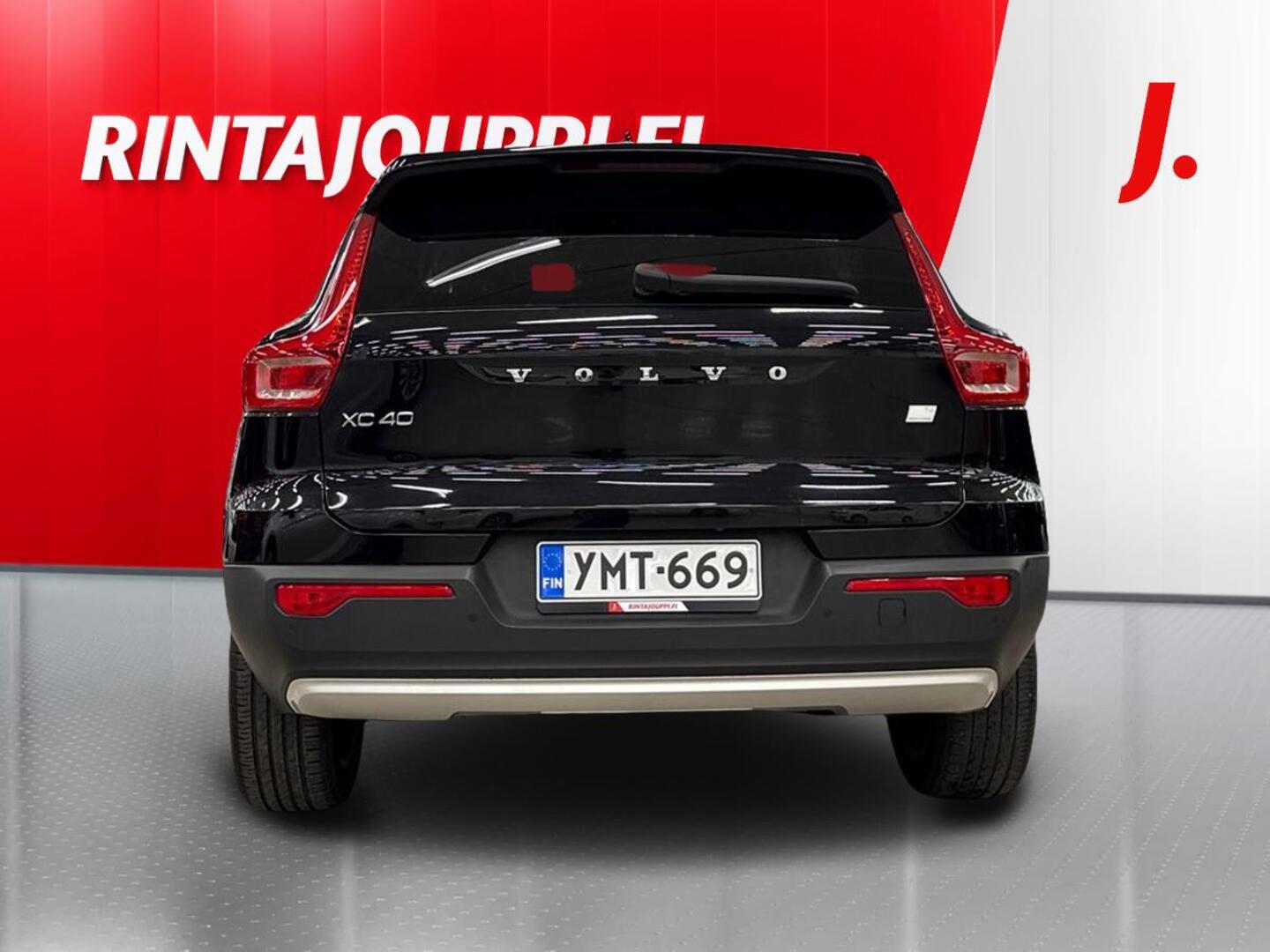 VOLVO XC40 2021