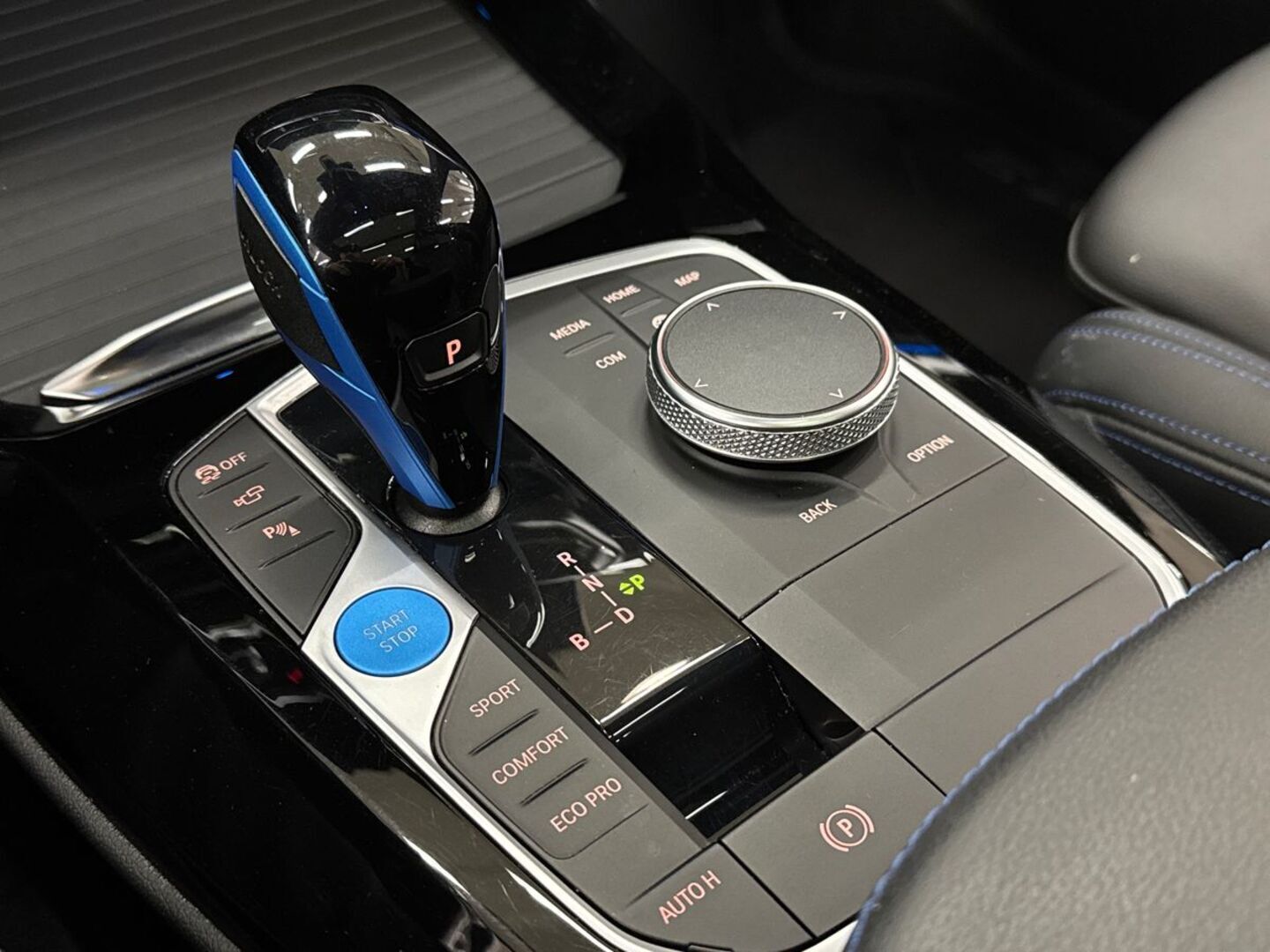 BMW iX3 2023