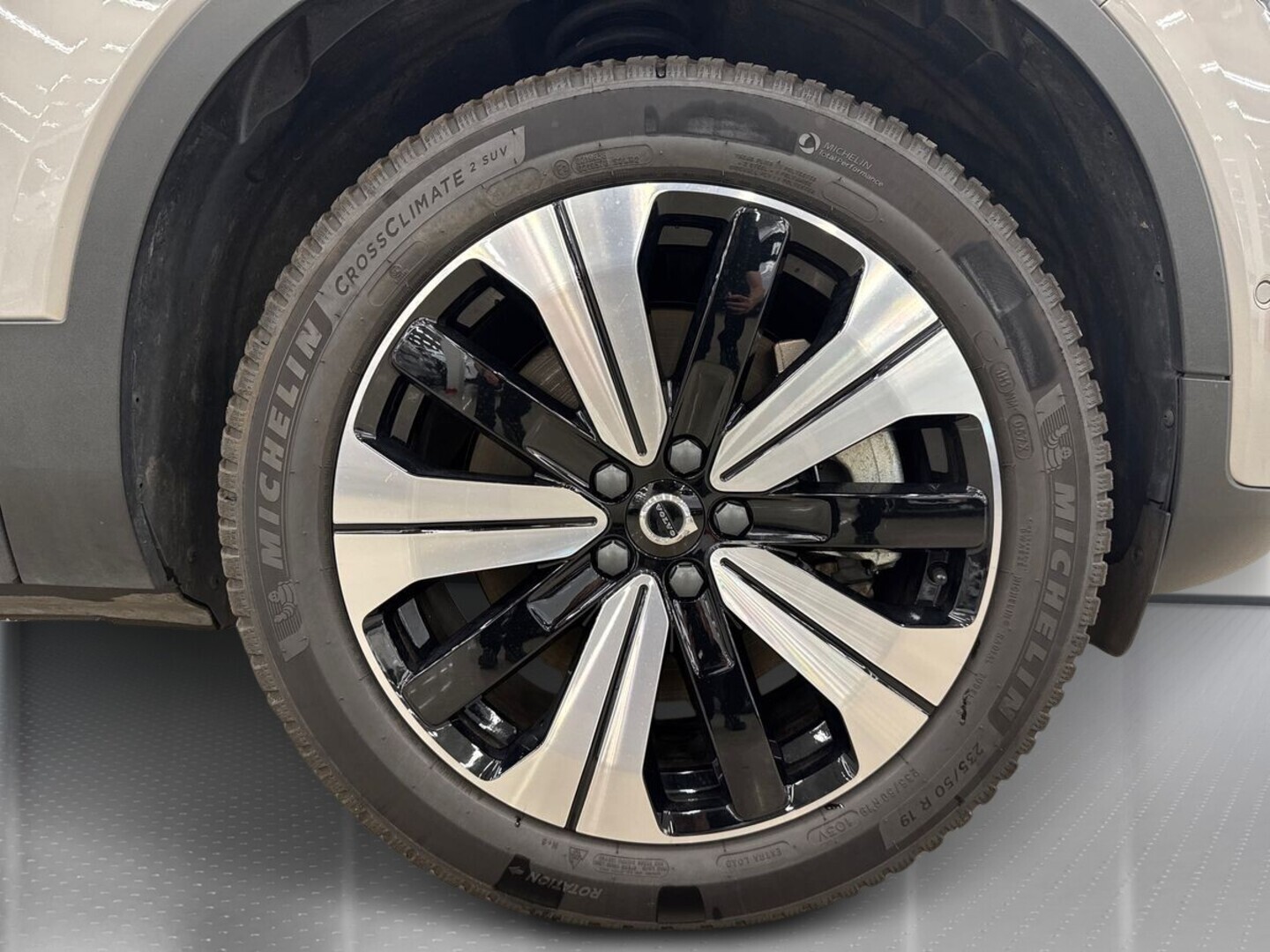 VOLVO XC40 2023