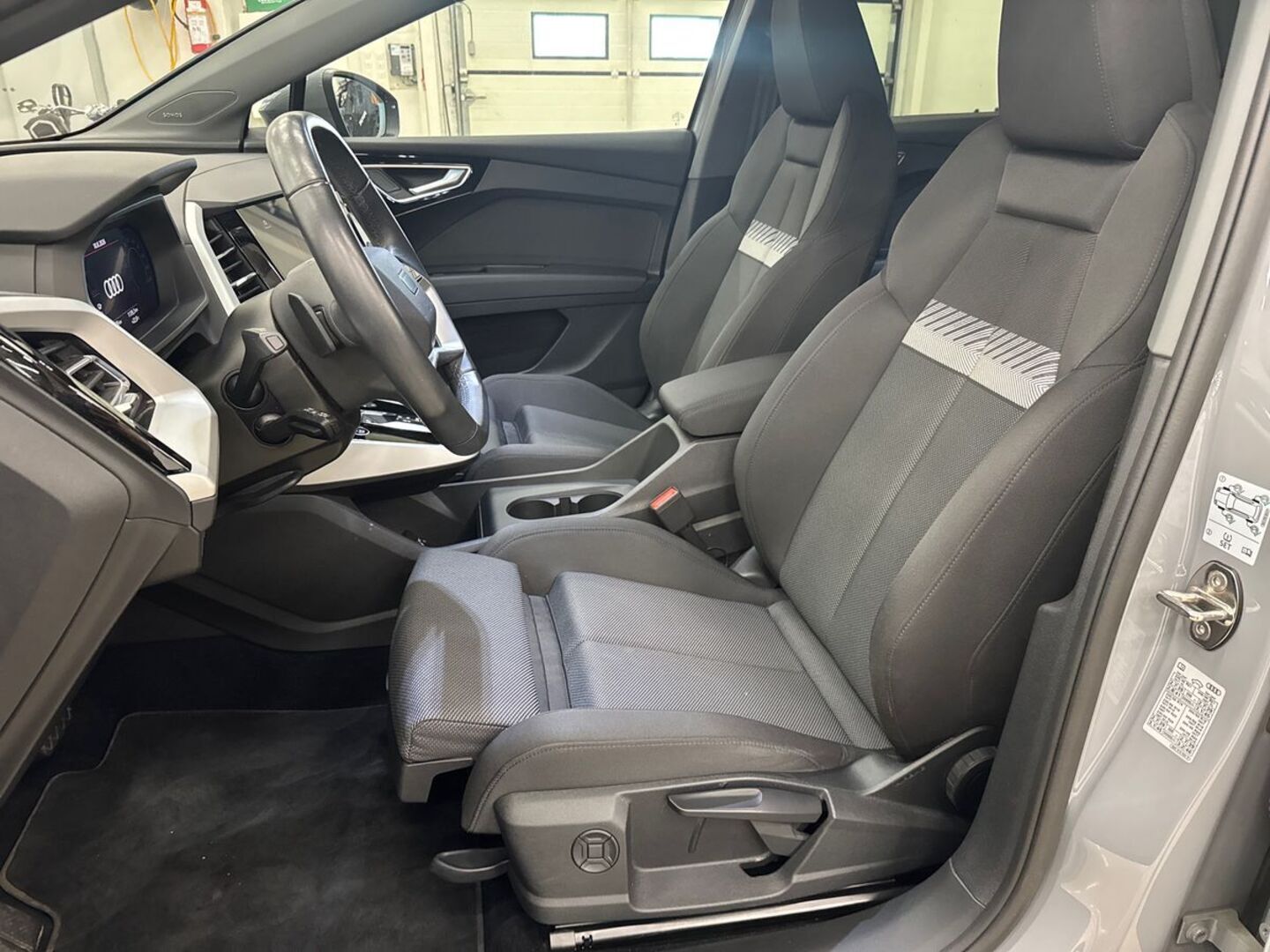 AUDI Q4 e-tron 2023