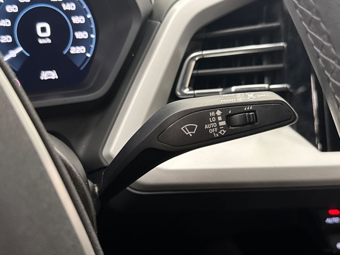 AUDI Q4 e-tron 2023