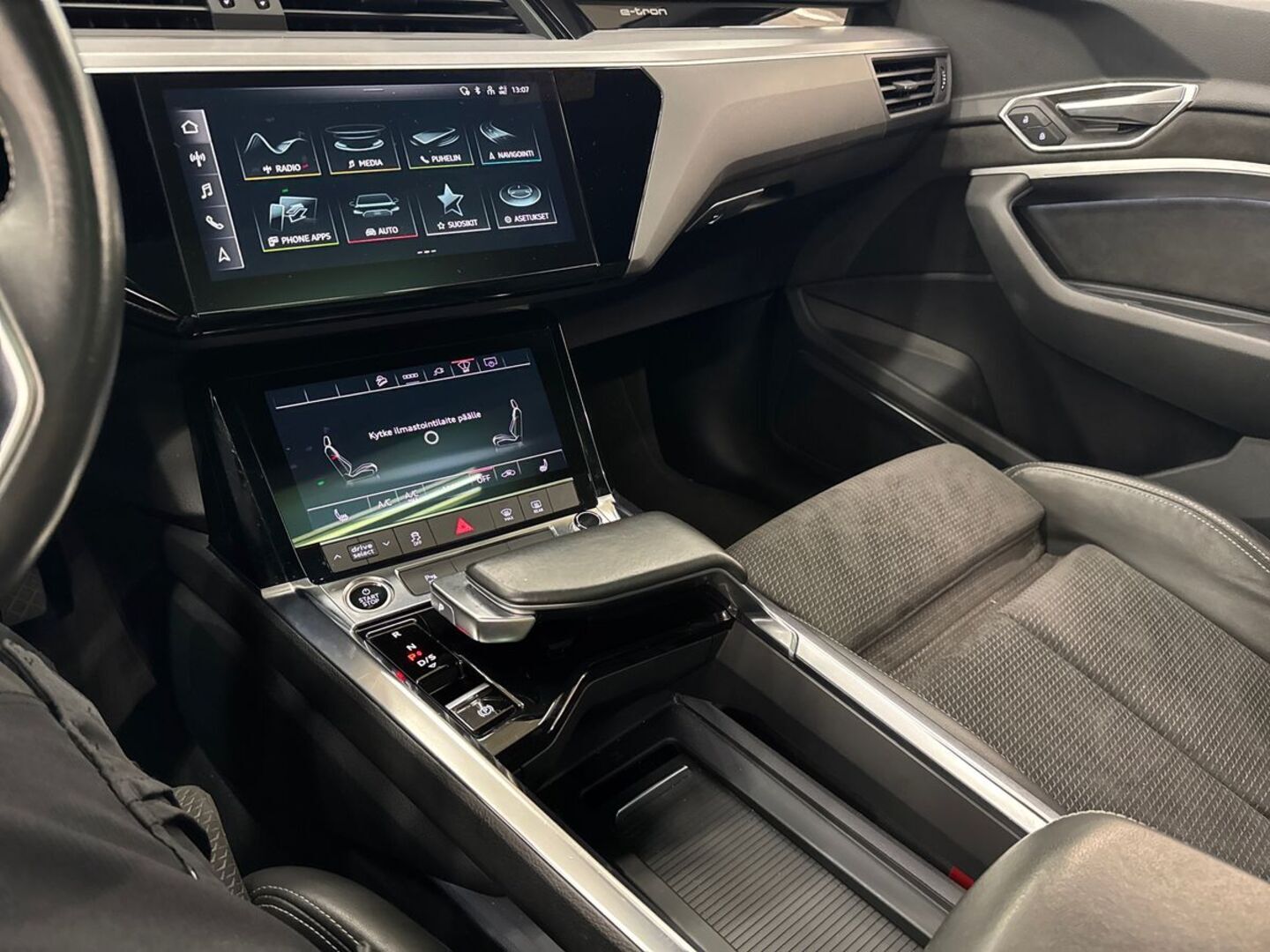 AUDI e-tron 2021