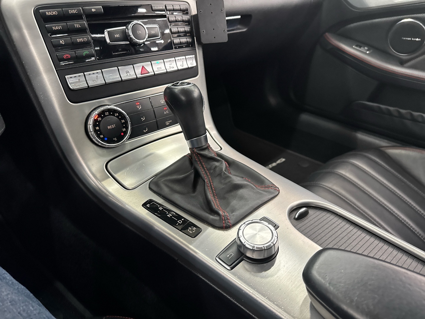 MERCEDES-BENZ SLK 2011