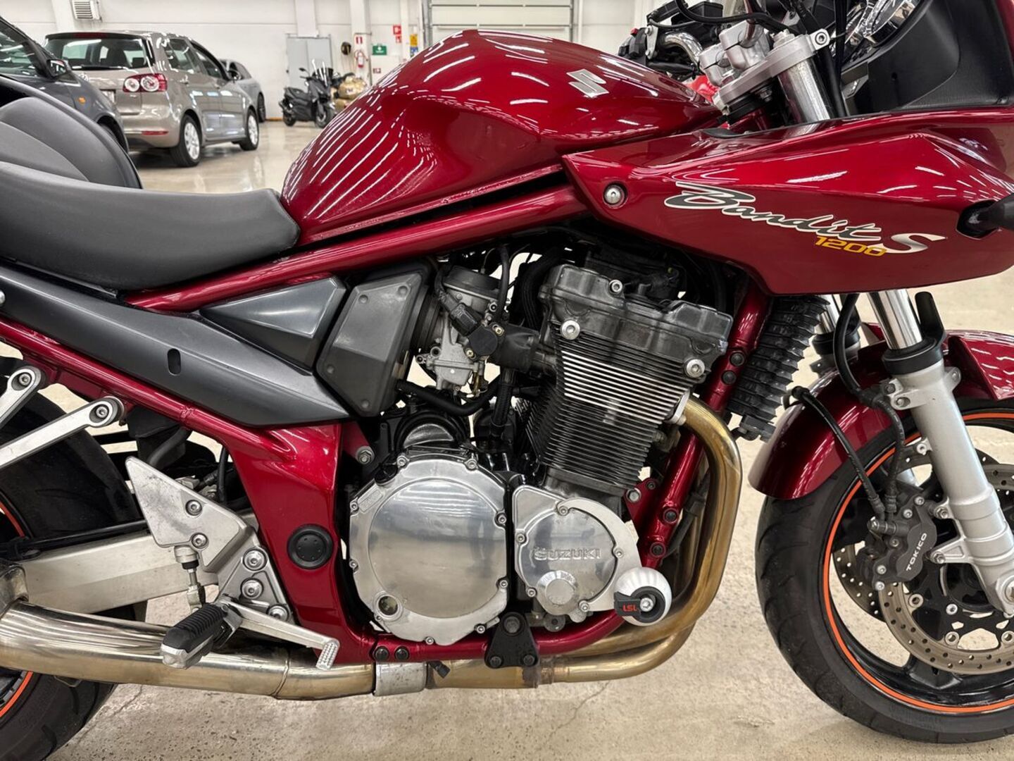 SUZUKI GSF 2006