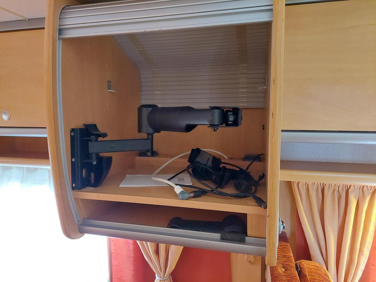 DETHLEFFS ADVANTAGE T 5841 2006