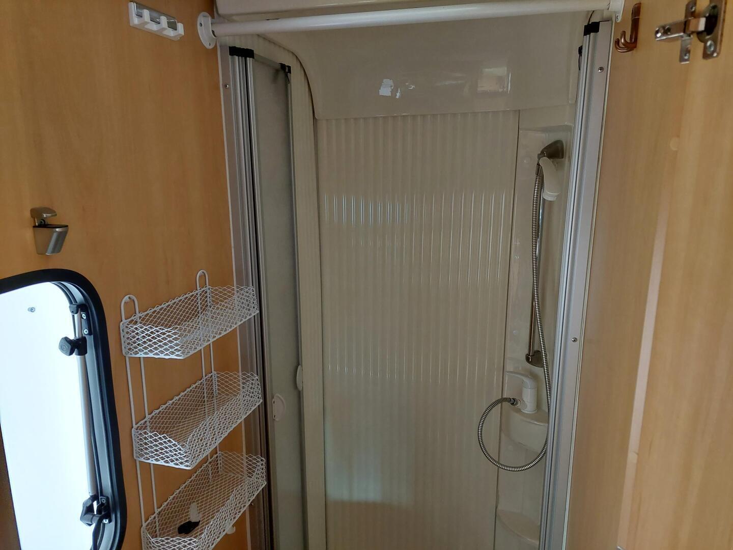 DETHLEFFS ADVANTAGE T 5841 2006