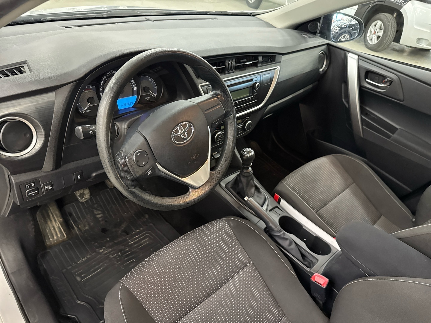 TOYOTA Auris 2013