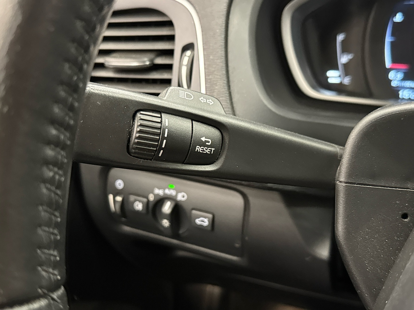 VOLVO V40 Cross Country 2015