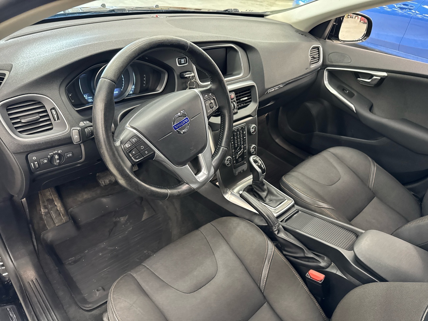 VOLVO V40 Cross Country 2015