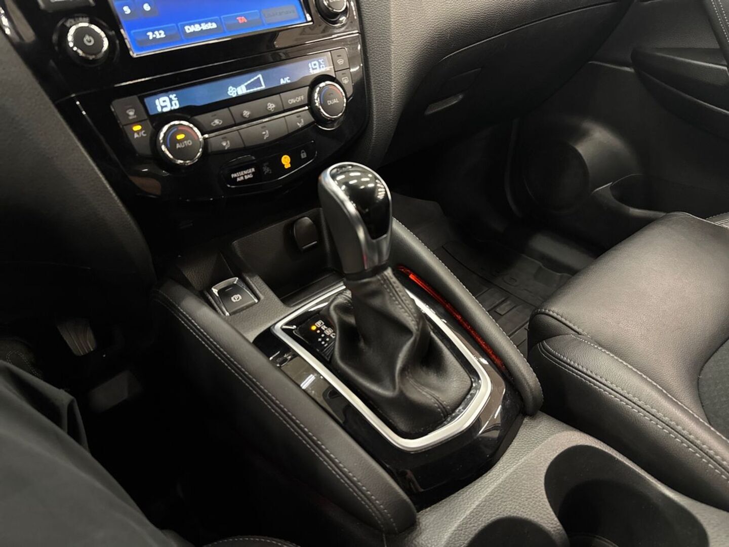 NISSAN Qashqai 2018