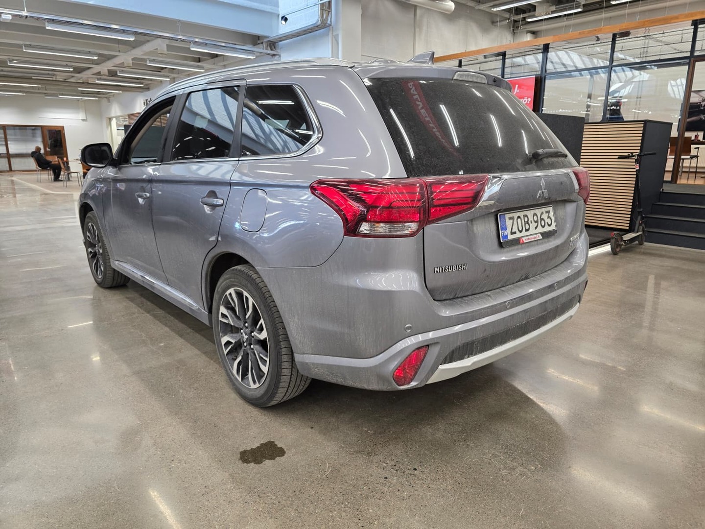 MITSUBISHI Outlander PHEV 2017