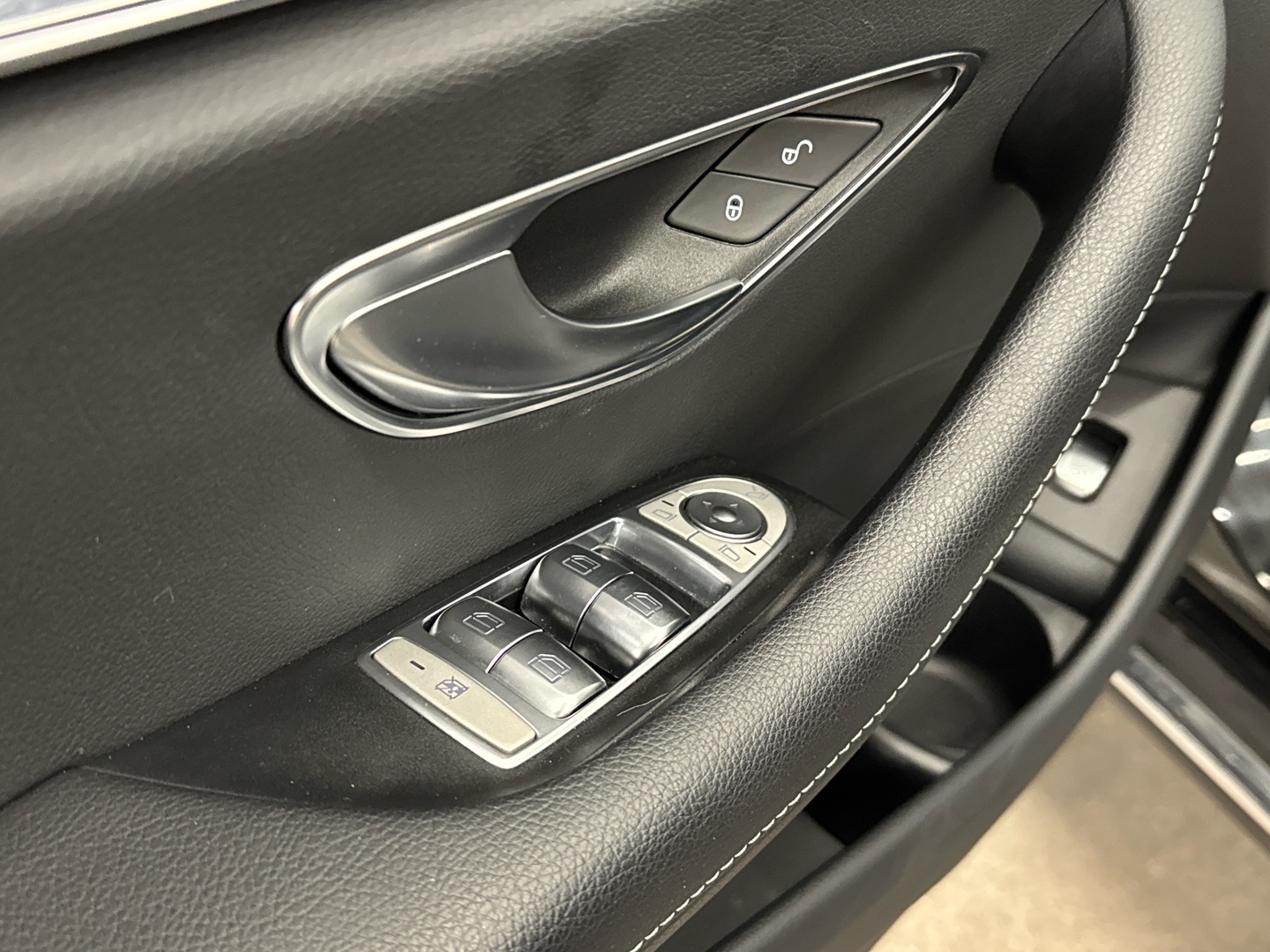 MERCEDES-BENZ E 2021