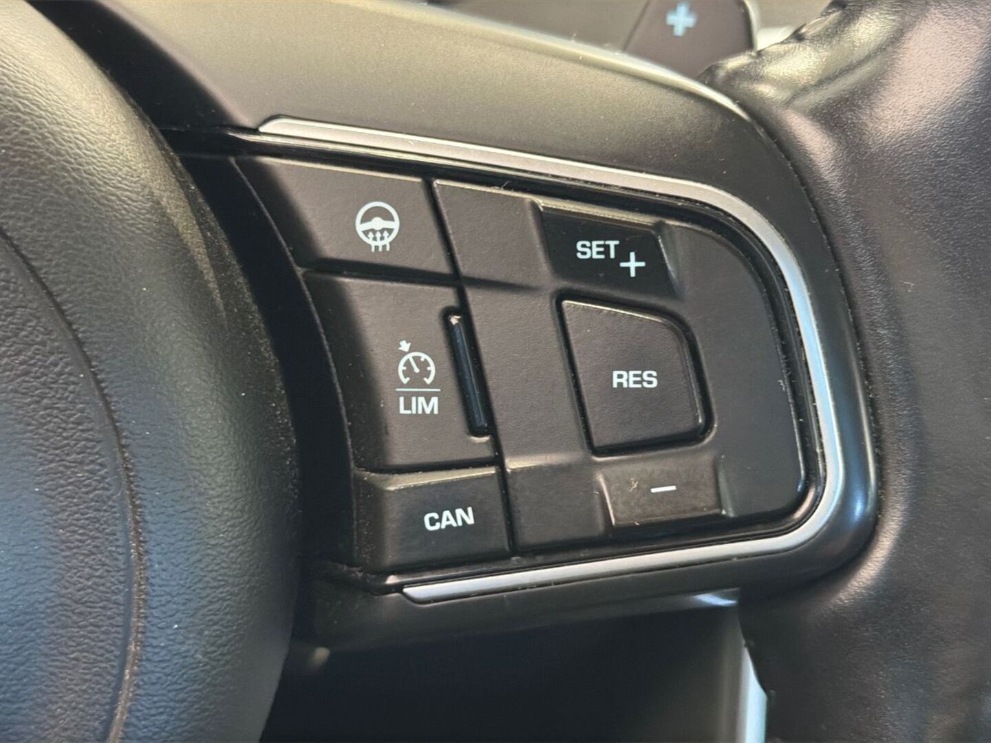 JAGUAR XE 2015