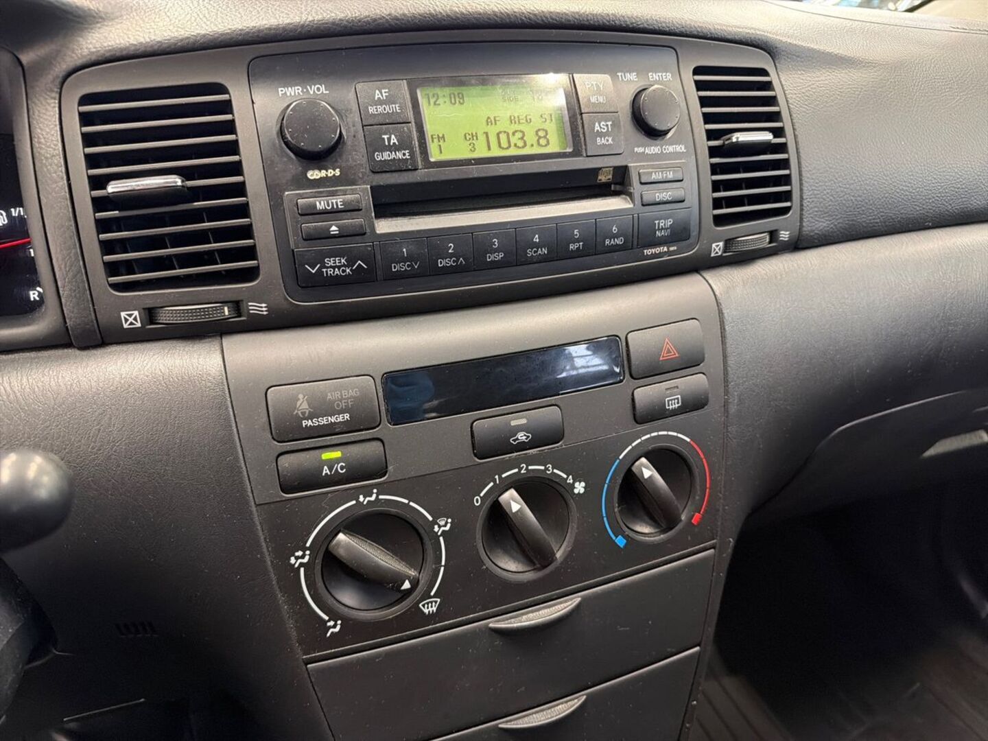 TOYOTA Corolla 15