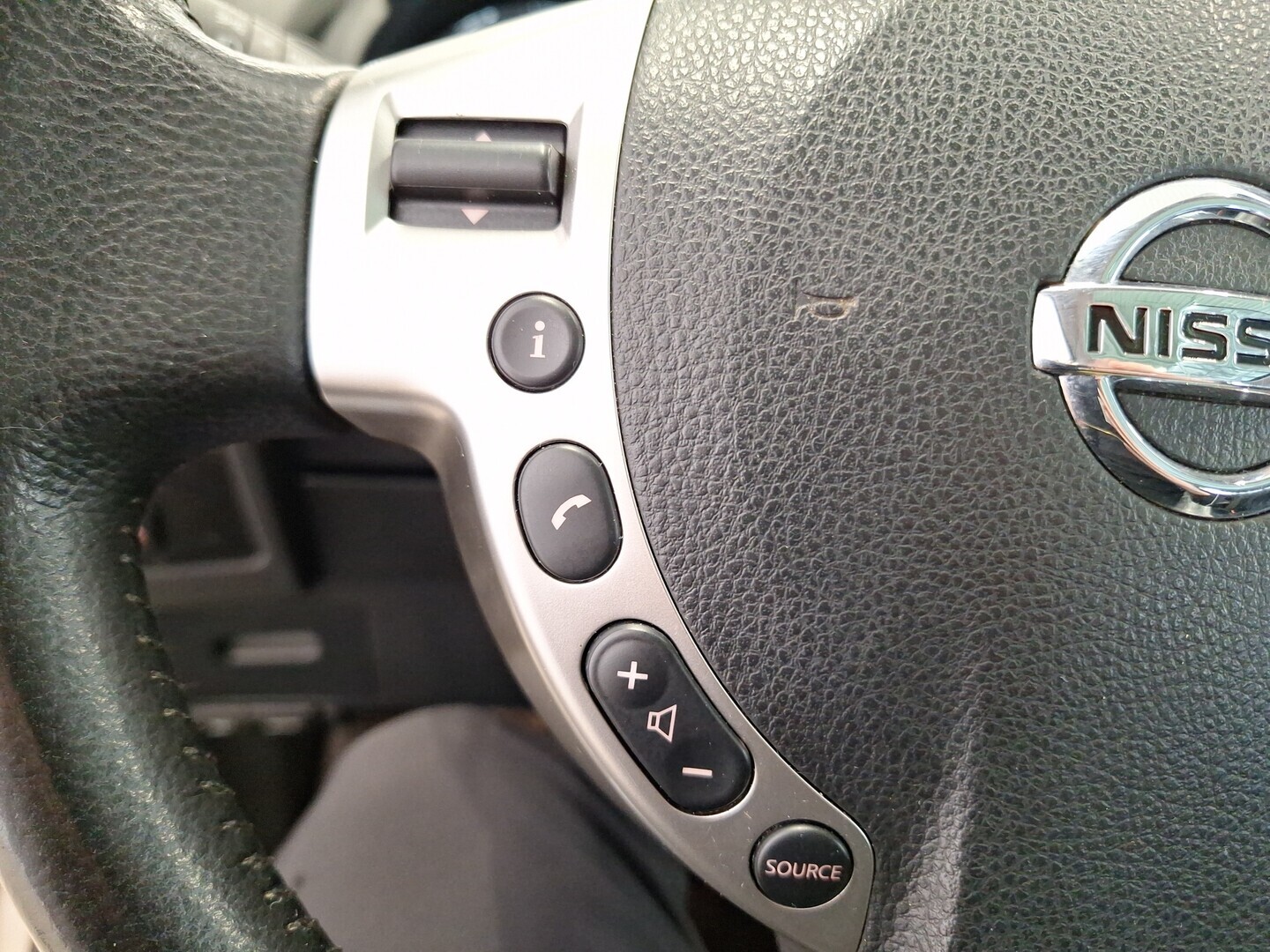 NISSAN Qashqai+2 2010