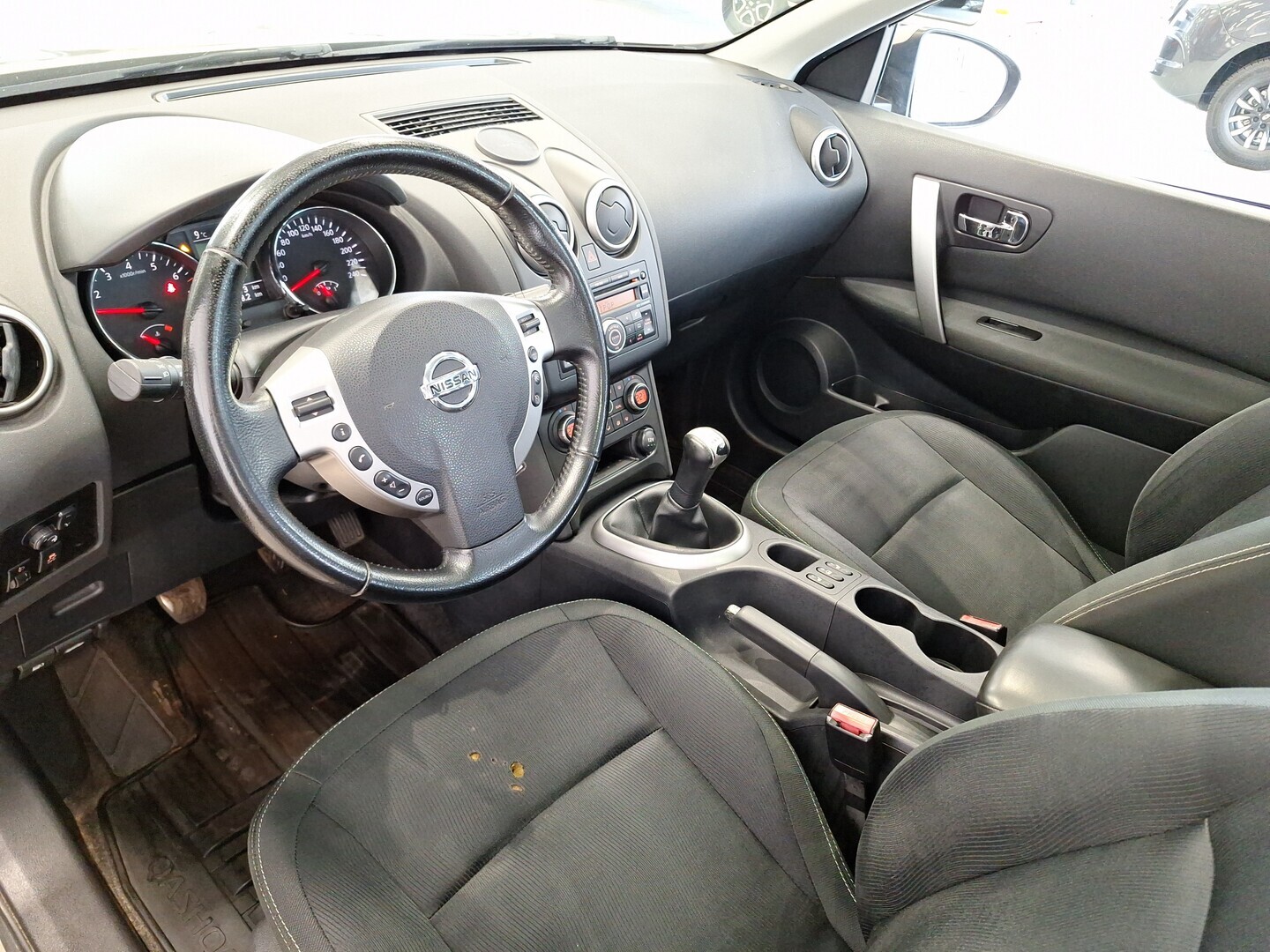 NISSAN Qashqai+2 2010
