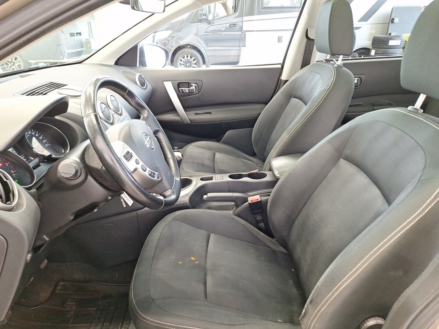 NISSAN Qashqai+2 2010