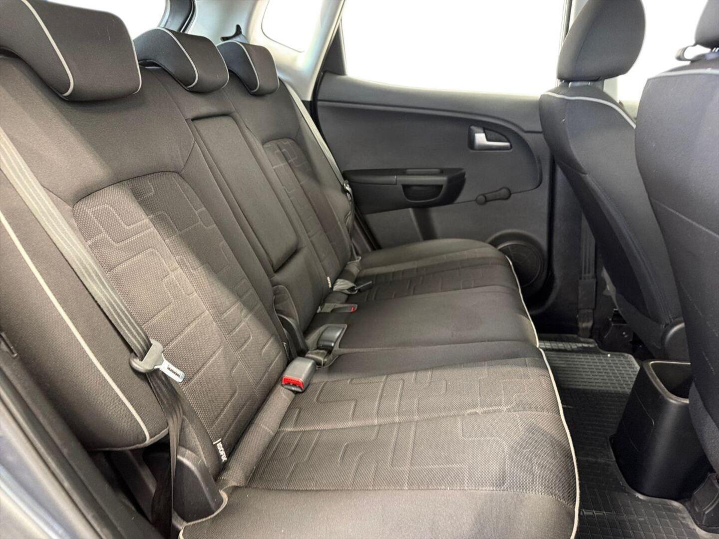 KIA Venga 10