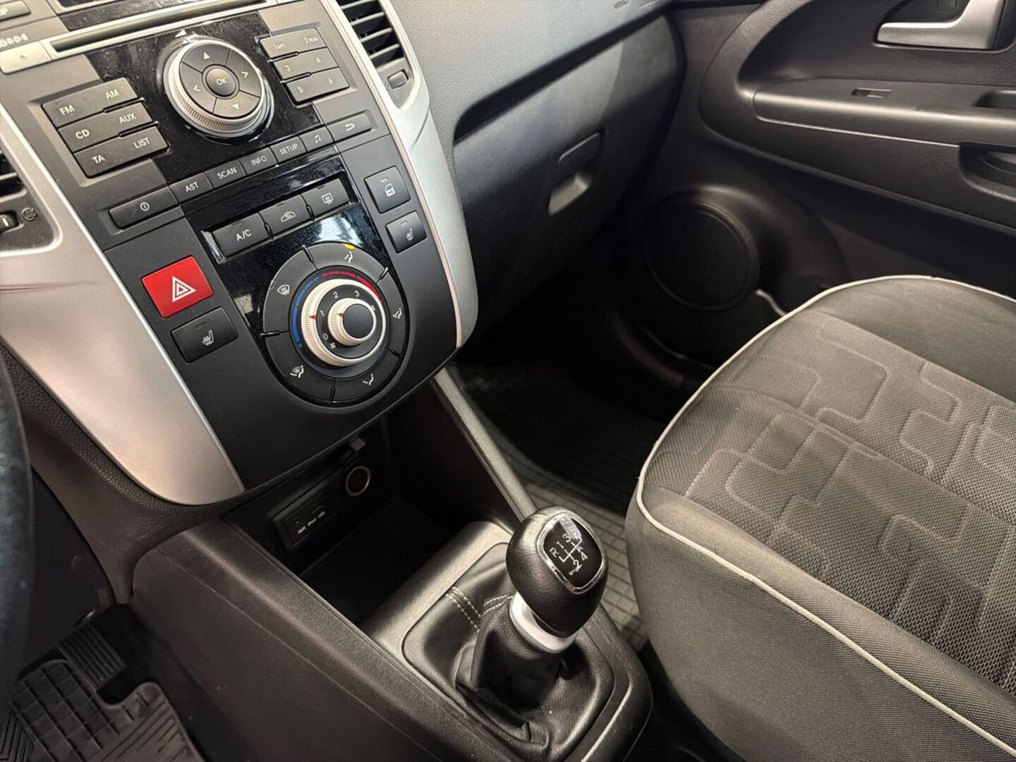 KIA Venga 15
