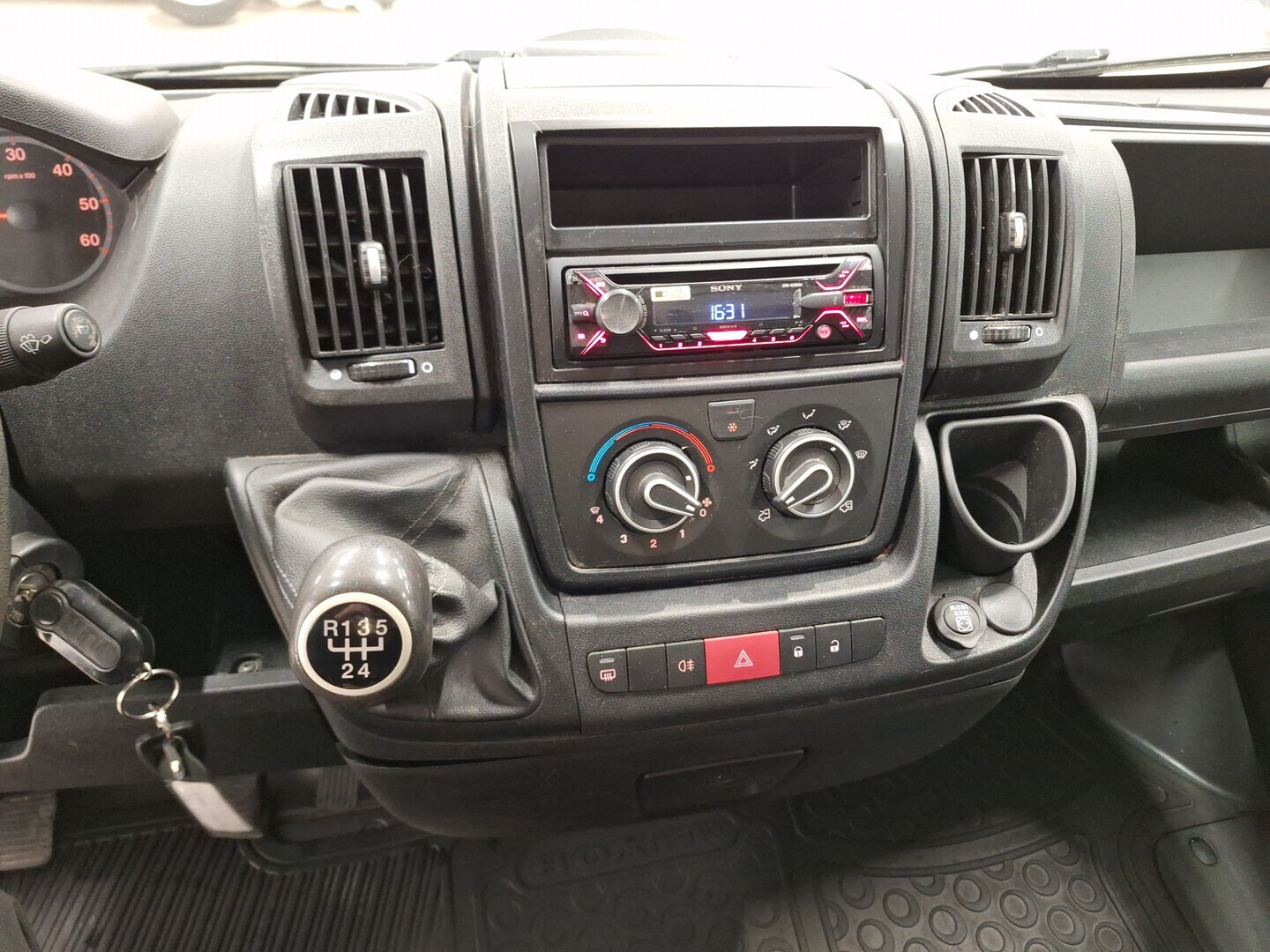 PEUGEOT Boxer 2011