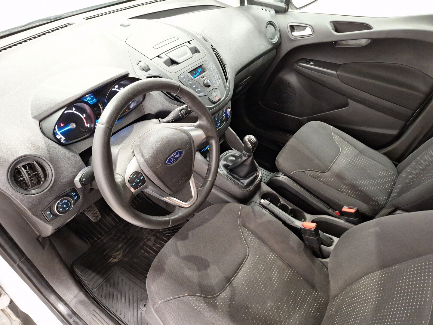 FORD Transit Courier 2015