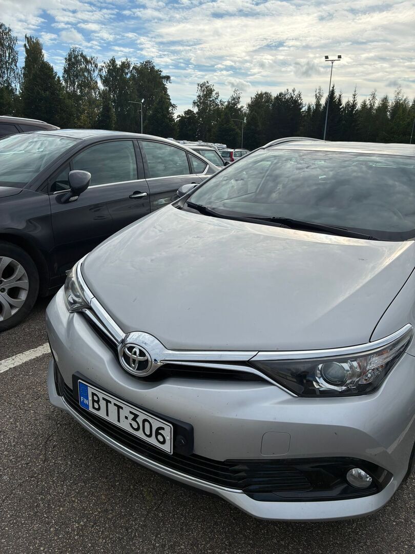 TOYOTA Auris 2016
