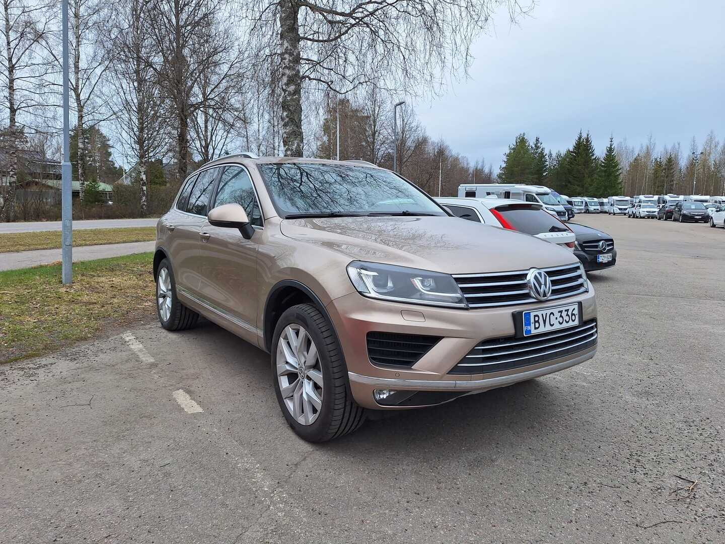 VOLKSWAGEN Touareg 2016