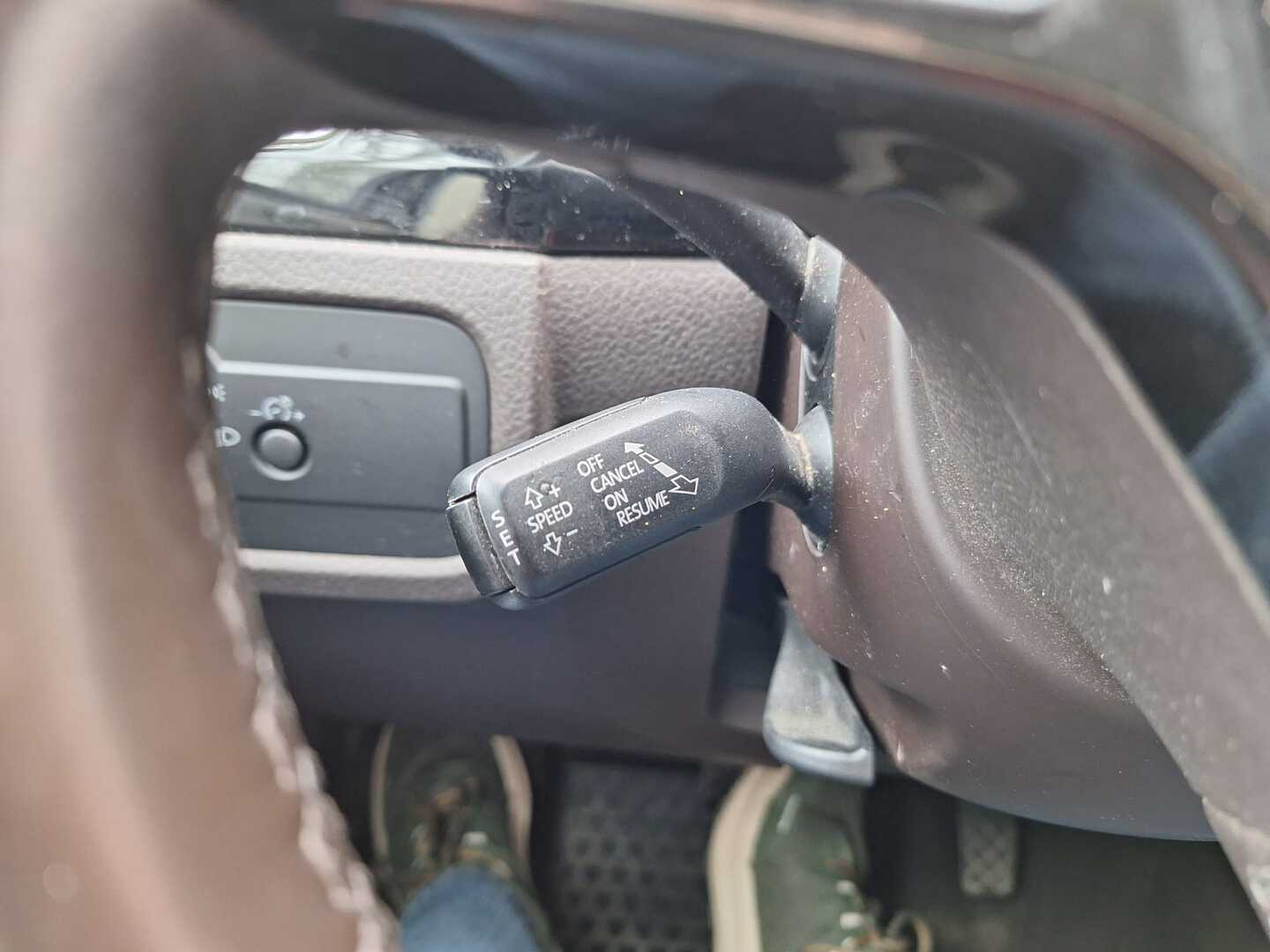 VOLKSWAGEN Touareg 2016