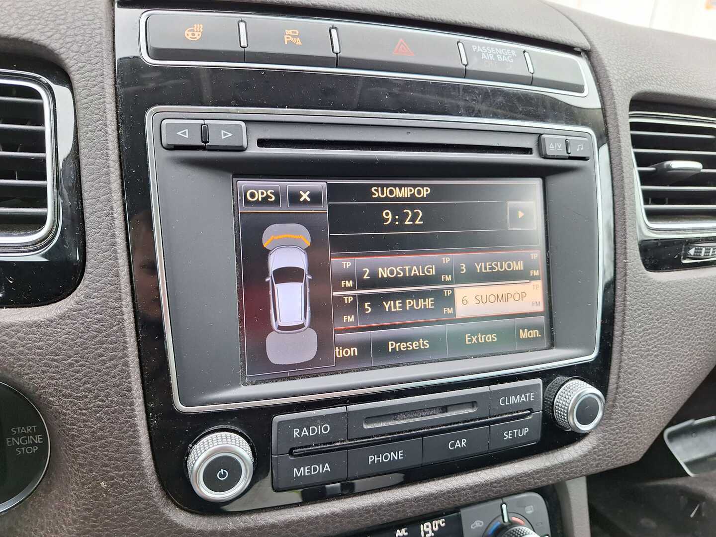 VOLKSWAGEN Touareg 2016